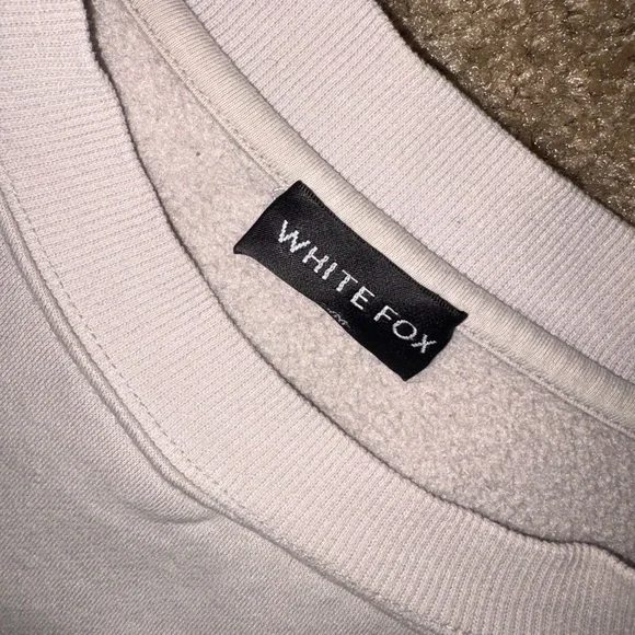 White Fox Project 5 Cream Crewneck Oversized Neutral Aesthetic Sweatshirt - Picture 2 of 4